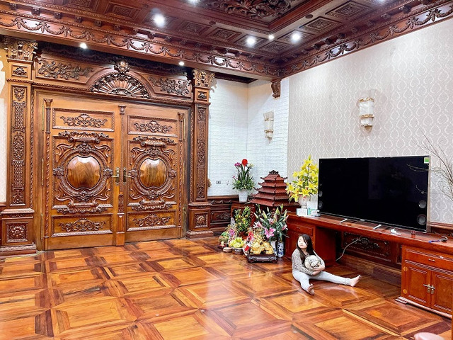 Cận cảnh căn biệt thự toàn gỗ quý của đại gia Bắc Ninh - Hình 5 Can canh can biet thu toan go quy cua dai gia Bac Ninh-Hinh-5