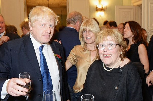 Chia sẻ với Daily Telegraph, gia đình cho biết bà Charlotte Johnson Wahl, mẹ của Thủ tướng Anh Boris Johnson, đã qua đời tại một bệnh viện ở London vào ngày 13/9. Trước khi ra đi “đột ngột và bình yên” ở tuổi 79 tuổi, bà Johnson Wahl được chẩn đoán mắc bệnh Parkinson từ năm 40 tuổi. Ảnh: MyLondon
