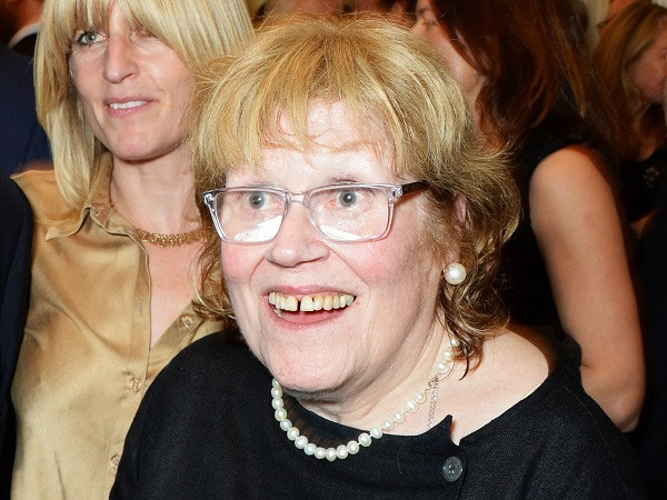 Sinh năm 1942, bà Charlotte Johnson Wahl là con gái của luật sư Sir James Fawcett, chủ tịch Ủy ban Nhân quyền Châu Âu trong những năm 1970. Bà theo học ngành nghiên cứu tiếng Anh tại trường Lady Margaret Hall, Oxford và từng đạt thành tích xuất sắc. Ảnh: The Guardian