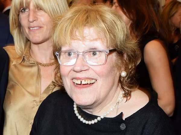 Sinh năm 1942, bà Charlotte Johnson Wahl là con gái của luật sư Sir James Fawcett, chủ tịch Ủy ban Nhân quyền Châu Âu trong những năm 1970. Bà theo học ngành nghiên cứu tiếng Anh tại trường Lady Margaret Hall, Oxford và từng đạt thành tích xuất sắc. Ảnh: The Guardian