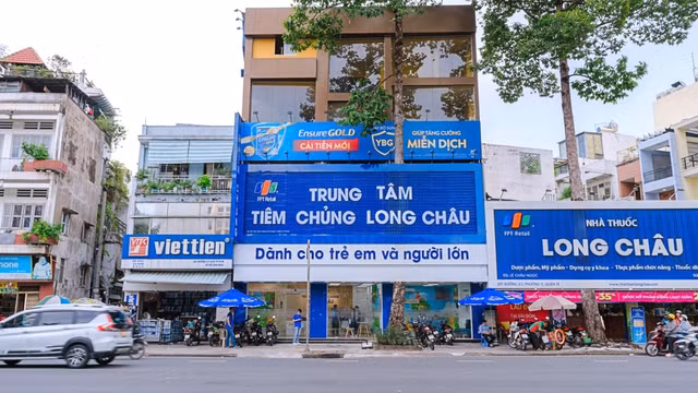 'Cuộc chiến' của 2 chuỗi nhà thuốc An Khang và Long Châu - Hình 3 'Cuoc chien' cua 2 chuoi nha thuoc An Khang va Long Chau-Hinh-3