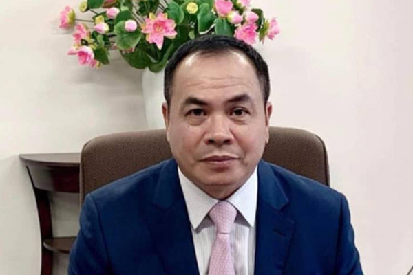 Tổng Lãnh sự Việt Nam tại Osaka Nguyễn Hồng Hà bị khai trừ ra khỏi Đảng Tong Lanh su Viet Nam tai Osaka Nguyen Hong Ha bi khai tru ra khoi Dang