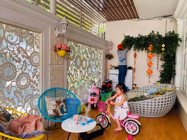 Ngam biet thu ngap tran sac Tet cua ca si Vy Oanh-Hinh-9