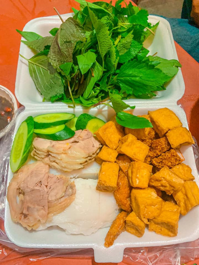 Chuỗi quán bún đậu của Mạc Văn Khoa làm ăn ra sao? - Hình 8 Chuoi quan bun dau cua Mac Van Khoa lam an ra sao?-Hinh-8