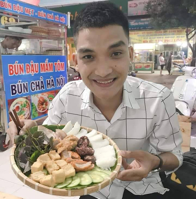 Chuỗi quán bún đậu của Mạc Văn Khoa làm ăn ra sao? - Hình 4 Chuoi quan bun dau cua Mac Van Khoa lam an ra sao?-Hinh-4