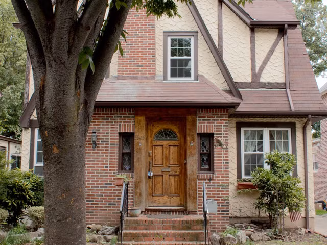 Dau gia can nha thuo nho cua ong Trump voi nhieu dieu dac biet