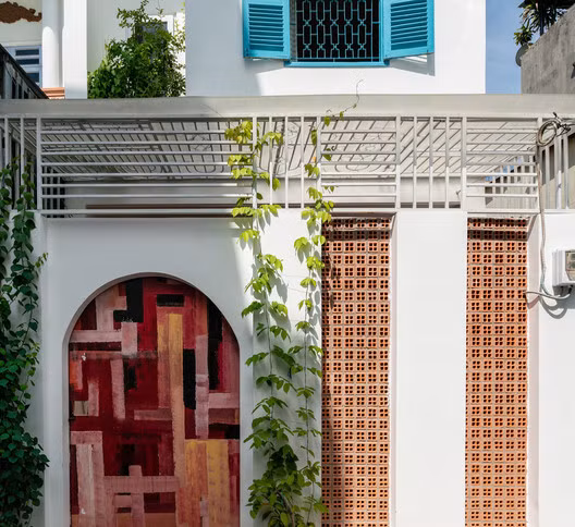 Nha ong sau trong hem Sai Gon co gi ma duoc bao Tay khen nuc no