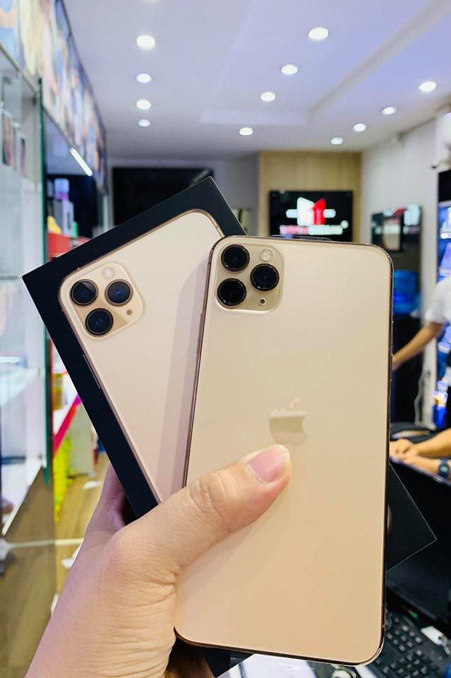 Cận cảnh iPhone 11 Pro Max đầu tiên về Việt Nam giá 100 triệu đồng Can canh iPhone 11 Pro Max dau tien ve Viet Nam gia 100 trieu dong