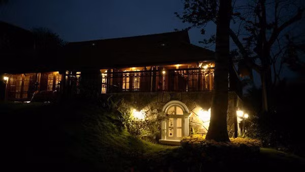 Can canh 'biet phu' bang go hoanh trang cua nghe si Xuan Bac-Hinh-5