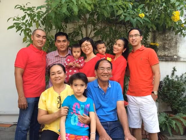 Nha o que ngap cay trai cua bo me cac sao Viet