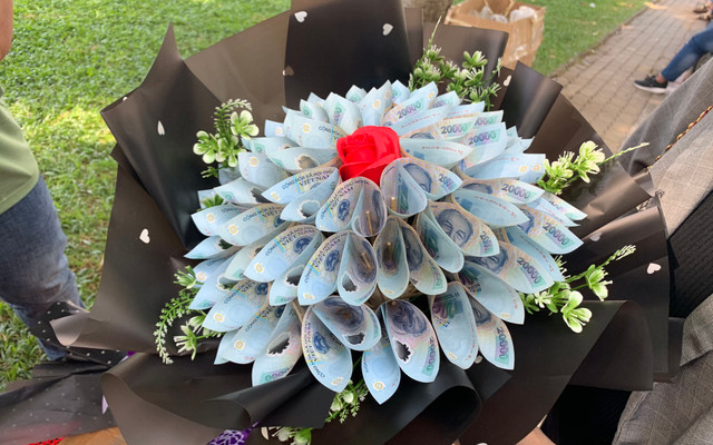 Nhung dai gia chi hang tram trieu tham chi hang ty dong lam qua dip 8/3-Hinh-3