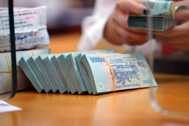 VHC Lucky Singapore-Hoa Binh bi Cuc thue tinh Hoa Binh beu ten do no thue