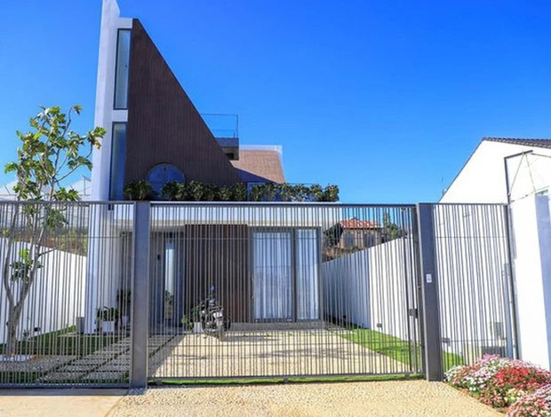 Vợ chồng Tóc Tiên - Hoàng Touliver giàu sụ - Hình 2 Vo chong Toc Tien - Hoang Touliver giau su-Hinh-2