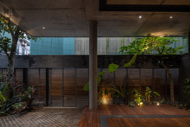 Cận cảnh căn nhà được bao bọc bởi... rừng cây giữa đô thị - Hình 2 Can canh can nha duoc bao boc boi... rung cay giua do thi-Hinh-2