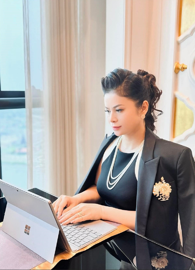 CEO King Coffee Lê Hoàng Diệp Thảo có nhan sắc mặn mà, đầy khí chất CEO King Coffee Le Hoang Diep Thao co nhan sac man ma, day khi chat