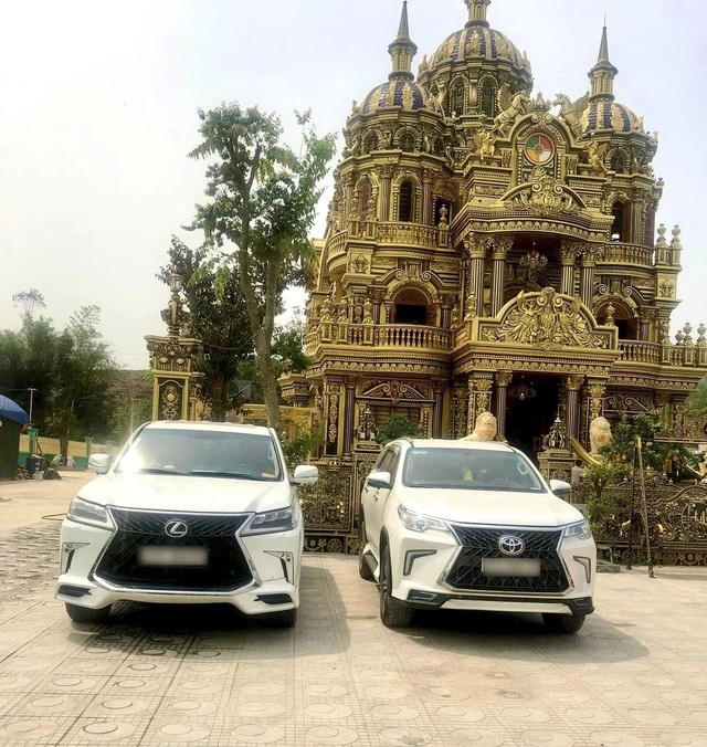 Đại gia Nghệ An dành hơn 3.000m2 trồng các loại cây bonsai trị giá bạc tỷ - Hình 12 Dai gia Nghe An danh hon 3.000m2 trong cac loai cay bonsai tri gia bac ty-Hinh-12