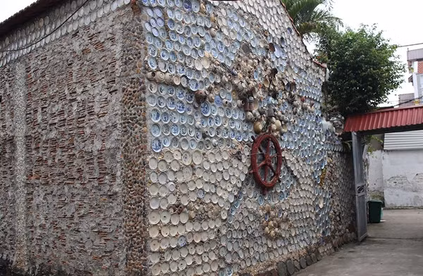 Ngoi nha gan hon 10.000 bat dia co doc la-Hinh-7