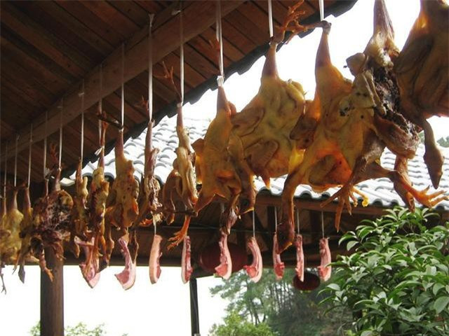 Món gà hong gió đại gia đua nhau ăn và sự thật tàn nhẫn - Hình 12 Mon ga hong gio dai gia dua nhau an va su that tan nhan-Hinh-12