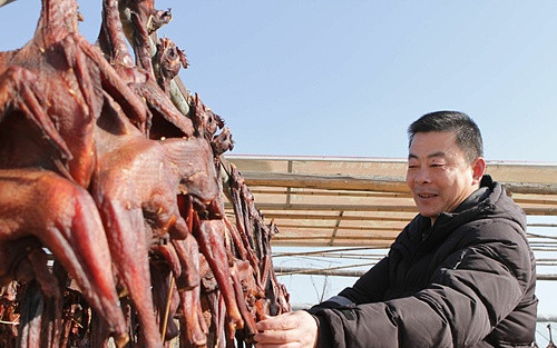 Món gà hong gió đại gia đua nhau ăn và sự thật tàn nhẫn - Hình 11 Mon ga hong gio dai gia dua nhau an va su that tan nhan-Hinh-11