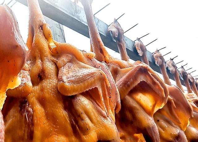 Món gà hong gió đại gia đua nhau ăn và sự thật tàn nhẫn - Hình 3 Mon ga hong gio dai gia dua nhau an va su that tan nhan-Hinh-3