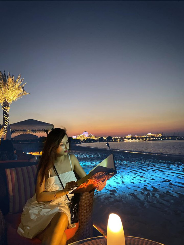 Vợ chồng đại gia Minh Nhựa nghỉ dưỡng trong resort sang chảnh tại Ả Rập Vo chong dai gia Minh Nhua nghi duong trong resort sang chanh tai A Rap