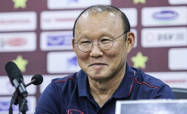 Thầy Park nhận 50 ngàn đô/tháng nhưng chưa là gì so với HLV Thái Lan Akira Nishio Thay Park nhan 50 ngan do/thang nhung chua la gi so voi HLV Thai Lan Akira Nishio