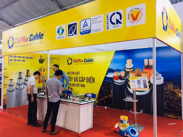 Nhung dai gia Thai nao da thau tom loat thuong hieu Viet?