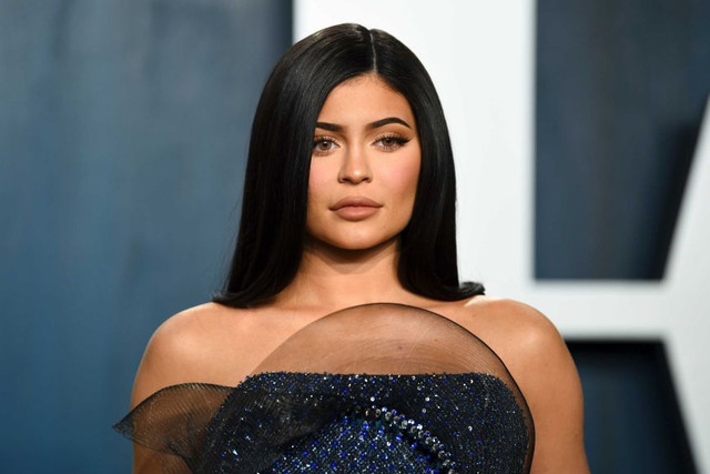 Tỷ phú Kylie Jenner vung tiền thế nào trước bê bối làm giả giấy tờ? Ty phu Kylie Jenner vung tien the nao truoc be boi lam gia giay to?
