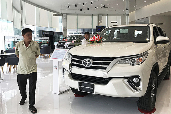 Dai ly oto da lo dieu chinh gia khi chua giam 50% phi truoc ba