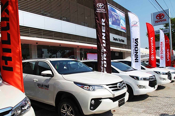 Dai ly oto da lo dieu chinh gia khi chua giam 50% phi truoc ba-Hinh-2