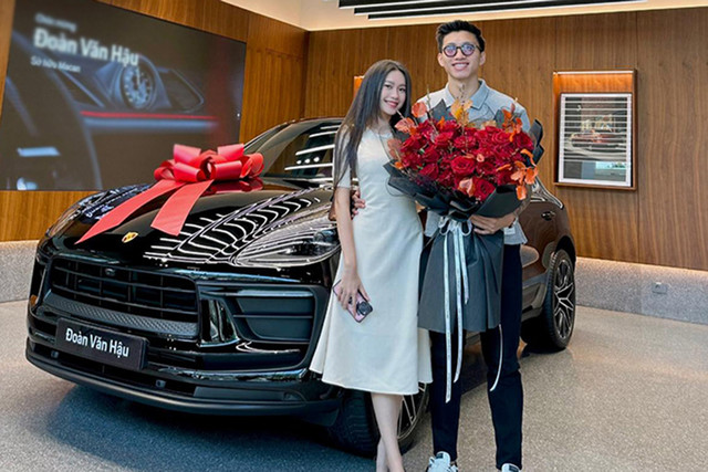 Xem xe Porsche Macan 2023 gần 5 tỷ đồng của Đoàn Văn Hậu - Hình 2 Xem xe Porsche Macan 2023 gan 5 ty dong cua Doan Van Hau-Hinh-2