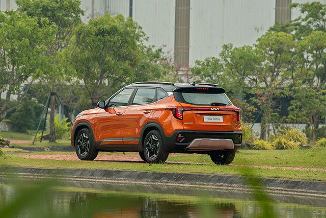 Seltos 1.5L Turbo Luxury 2024 được bán ra với giá chỉ 749 triệu đồng - Hình 3 Seltos 1.5L Turbo Luxury 2024 duoc ban ra voi gia chi 749 trieu dong-Hinh-3