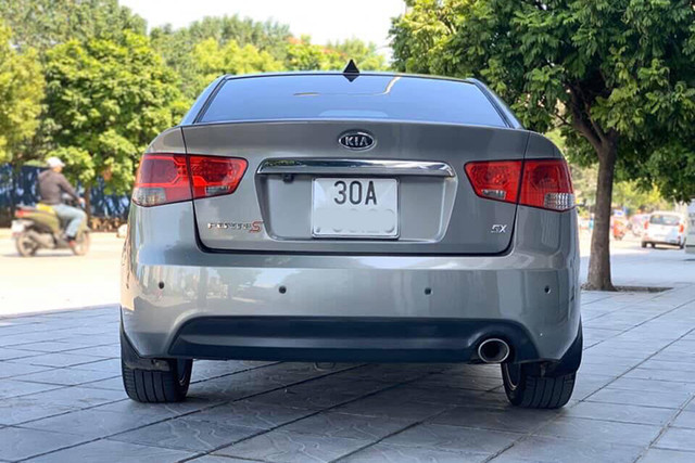Có nên mua xe Kia Forte đời cũ từ 300 triệu tại Việt Nam? - Hình 8 Co nen mua xe Kia Forte doi cu tu 300 trieu tai Viet Nam?-Hinh-8