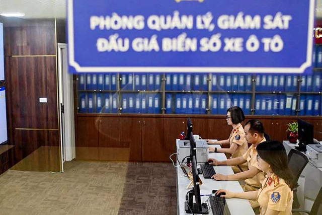 Tăng mức phạt đối với người trúng đấu giá biển số đẹp bỏ cọc? Tang muc phat doi voi nguoi trung dau gia bien so dep bo coc?