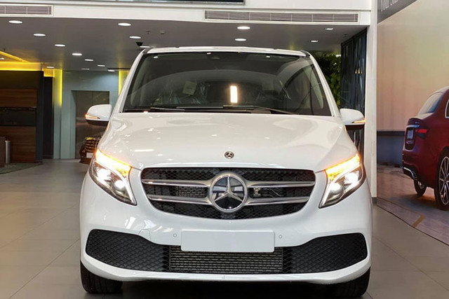 Cận cảnh cặp Mercedes-Benz V-Class được Cường Đô la mua cho con Can canh cap Mercedes-Benz V-Class duoc Cuong Do la mua cho con