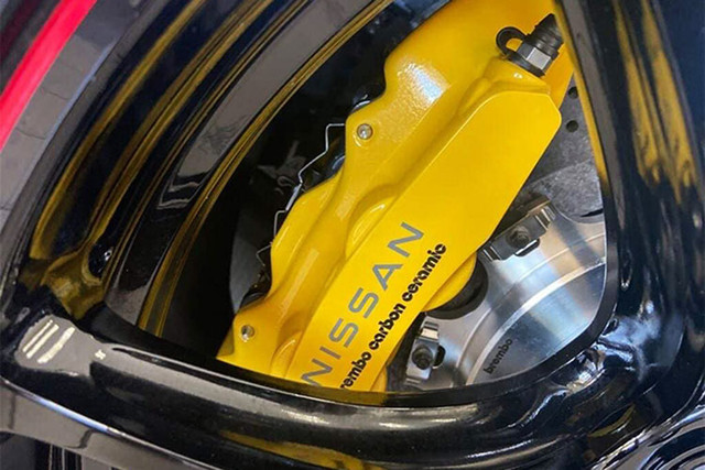 Nissan GT-R Nismo tiền tỷ đắt ngang siêu xe, đầu tiên về Việt Nam - Hình 4 Nissan GT-R Nismo tien ty dat ngang sieu xe, dau tien ve Viet Nam-Hinh-4