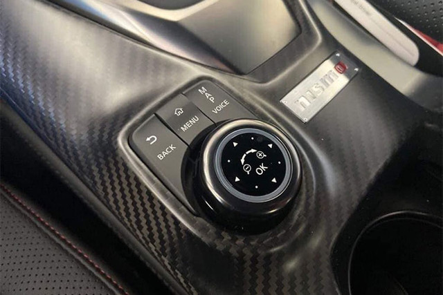 Nissan GT-R Nismo tiền tỷ đắt ngang siêu xe, đầu tiên về Việt Nam - Hình 7 Nissan GT-R Nismo tien ty dat ngang sieu xe, dau tien ve Viet Nam-Hinh-7