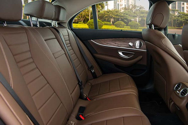 Mercedes-Benz E200 Exclusive hơn 2,2 tỷ vừa về Việt Nam có gì thu hút? - Hình 8 Mercedes-Benz E200 Exclusive hon 2,2 ty vua ve Viet Nam co gi thu hut?-Hinh-8