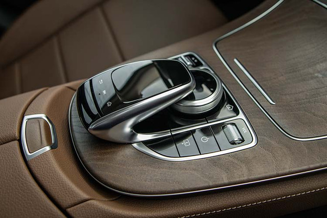 Mercedes-Benz E200 Exclusive hơn 2,2 tỷ vừa về Việt Nam có gì thu hút? - Hình 10 Mercedes-Benz E200 Exclusive hon 2,2 ty vua ve Viet Nam co gi thu hut?-Hinh-10