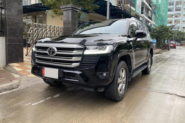 Toyota Land Cruiser LC300 chạy chán hô bán 5,3 tỷ Toyota Land Cruiser LC300 chay chan ho ban 5,3 ty