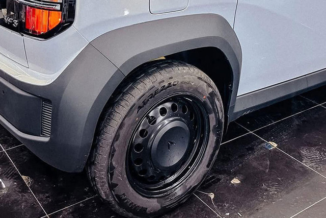 VinFast VF3 độ bán tải đặc biệt chưa đến 100 triệu hút dân chơi - Hình 6 VinFast VF3 do ban tai dac biet chua den 100 trieu hut dan choi-Hinh-6