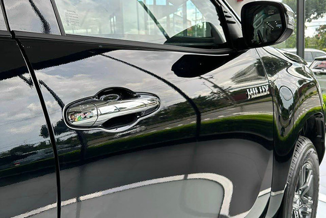 Toyota Việt Nam hé lộ các thông tin về mẫu bán tải Hilux 2024 - Hình 3 Toyota Viet Nam he lo cac thong tin ve mau ban tai Hilux 2024-Hinh-3
