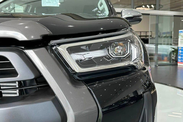 Toyota Việt Nam hé lộ các thông tin về mẫu bán tải Hilux 2024 - Hình 5 Toyota Viet Nam he lo cac thong tin ve mau ban tai Hilux 2024-Hinh-5