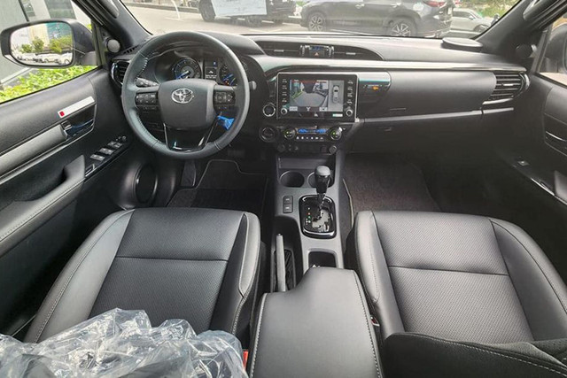 Toyota Việt Nam hé lộ các thông tin về mẫu bán tải Hilux 2024 - Hình 6 Toyota Viet Nam he lo cac thong tin ve mau ban tai Hilux 2024-Hinh-6