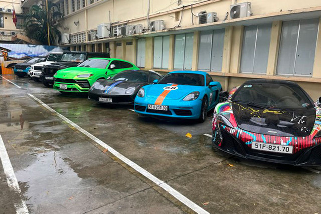 Vụ án Phan Công Khanh lừa đảo: Soi dàn siêu xe gần 100 tỷ đồng - Hình 2 Vu an Phan Cong Khanh lua dao: Soi dan sieu xe gan 100 ty dong-Hinh-2