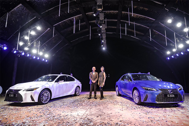 Lexus IS300 2021 giá từ 2,13 tỷ có gì hút khách? Lexus IS300 2021 gia tu 2,13 ty co gi hut khach?