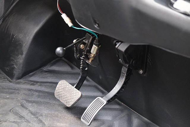 Cận cảnh ôtô điện mini Trung Quốc nhập lậu dưới 100 triệu tại Hà Nội - Hình 8 Can canh oto dien mini Trung Quoc nhap lau duoi 100 trieu tai Ha Noi-Hinh-8