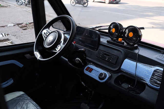 Cận cảnh ôtô điện mini Trung Quốc nhập lậu dưới 100 triệu tại Hà Nội - Hình 7 Can canh oto dien mini Trung Quoc nhap lau duoi 100 trieu tai Ha Noi-Hinh-7