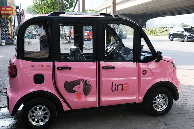 Cận cảnh ôtô điện mini Trung Quốc nhập lậu dưới 100 triệu tại Hà Nội - Hình 2 Can canh oto dien mini Trung Quoc nhap lau duoi 100 trieu tai Ha Noi-Hinh-2