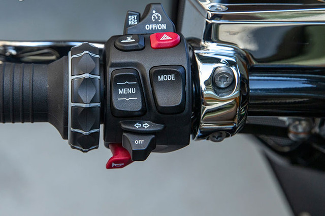 Cặp đôi BMW R18 2023 giá từ 1,3 tỷ đồng - Hình 4 Cap doi BMW R18 2023 gia tu 1,3 ty dong-Hinh-4